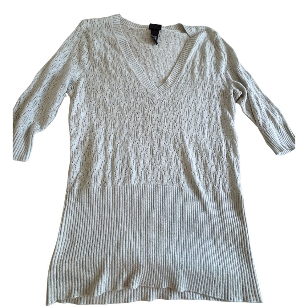 Torrid pale silver gray sparkly v-neck sweater size 1